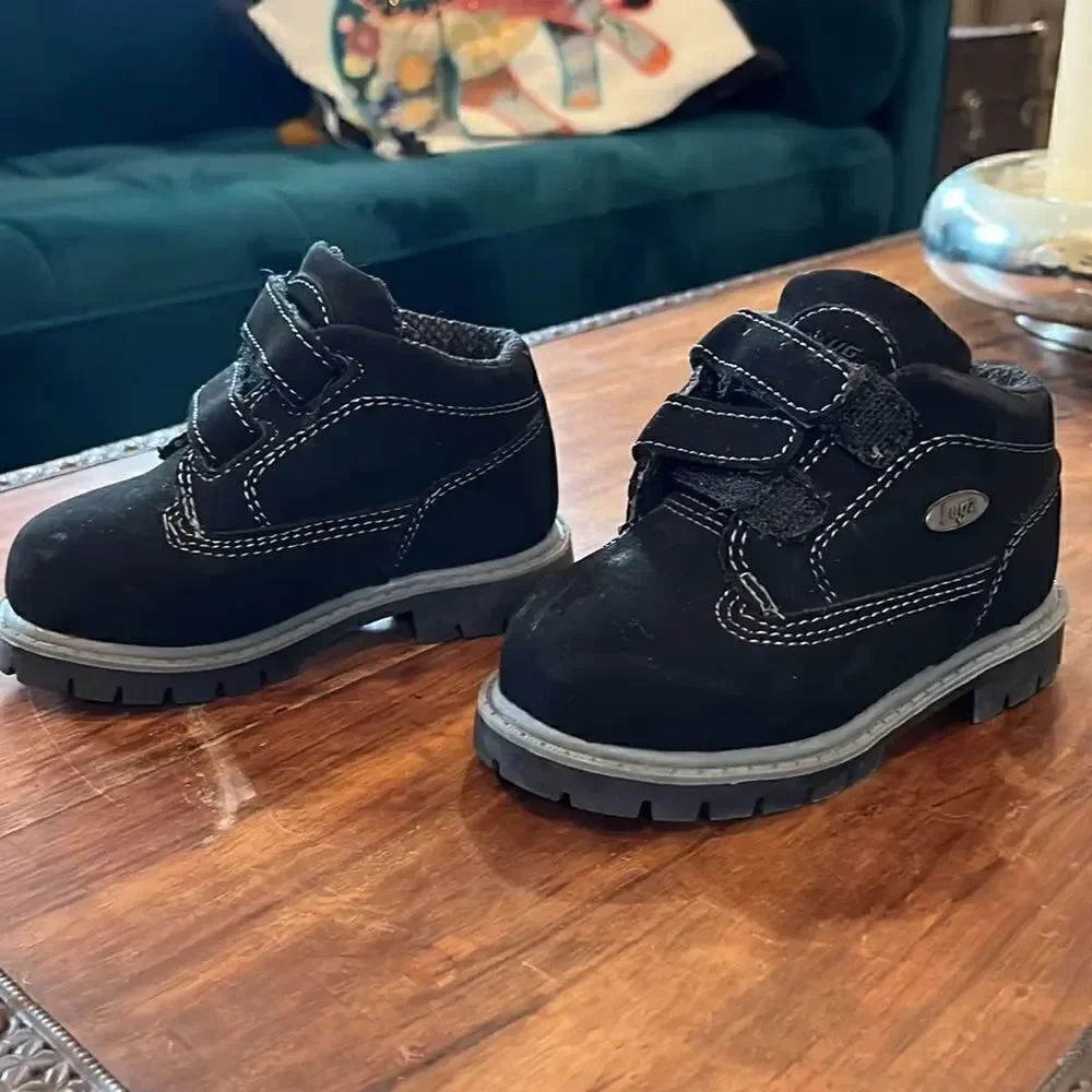 TODDLER EMPIRE WATER RESISTANT CHUKKA BOOT, size 6T! NWOT!